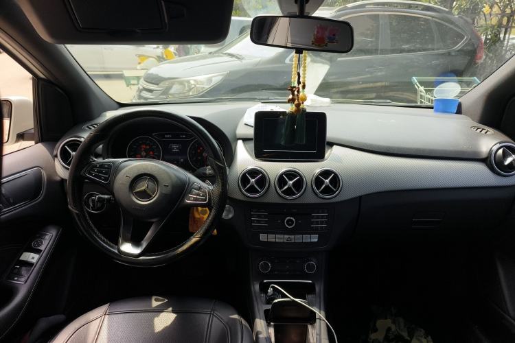 Used Mercedes-Benz B-Class 2015 B 200 Sport Edition Center Console