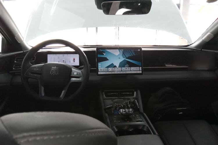 Used BYD Qin L 2025 DM-i Smart Drive 120KM Superior Model
