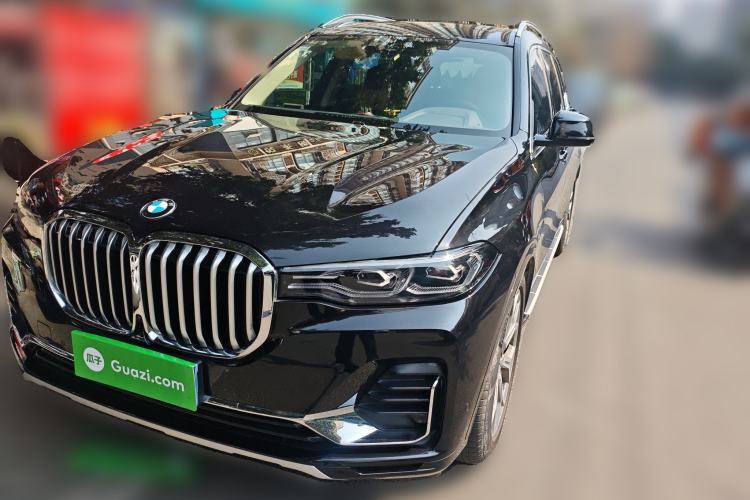 Used BMW X7 2022 xDrive40i Luxury Package with Leading Features