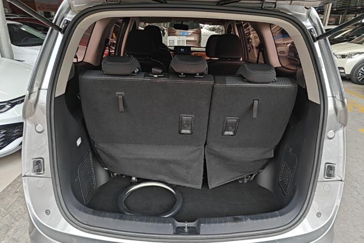 Used Baojun 730 2019 1.5L Manual Fashion Model 7-seater National V
