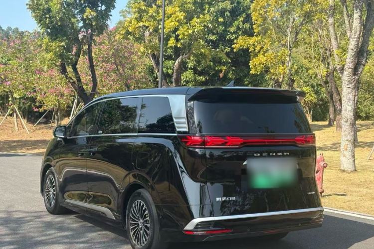 Used Denza D9 2022 DM-i 970 Four-Wheel Drive Flagship Model
