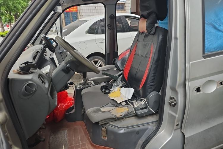 Used Wuling Zhiguang 2010 1.0L New Version Practical Short-Body L2Y
