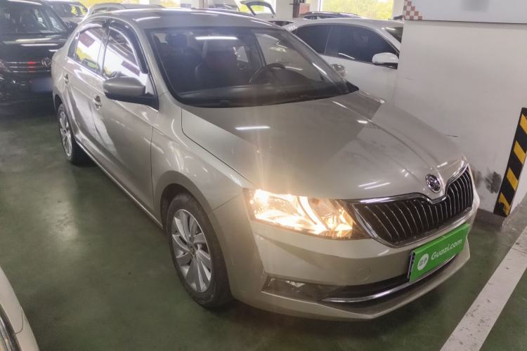 Used Skoda Rapid 2018 1.6L Manual Comfort Edition Front Right 45 Deg