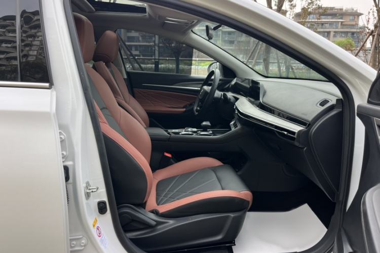 Used CHANGAN Eado 2022 PLUS Blue Whale NE 1.4T GDI DCT Prestige Edition
