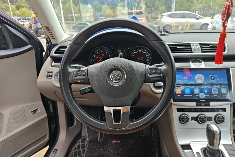 Used Volkswagen Magotan 2015 1.8TSI Luxury Model Steering Wheel