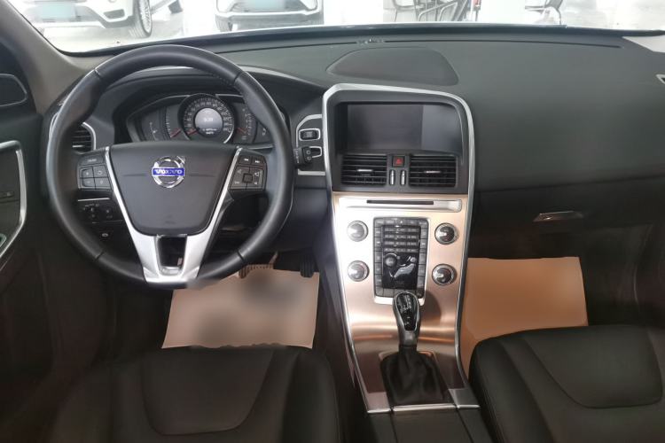 Used Volvo XC60 2017 T5 AWD Smart Upgrade Model