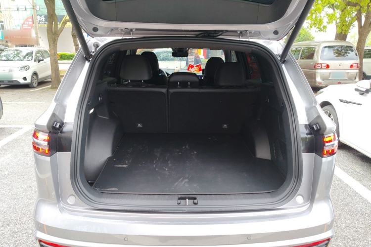 Used Geely Auto Monjaro L 2024 2.0TD High-Power Automatic Two-Wheel Drive Skyline Edition Trunk