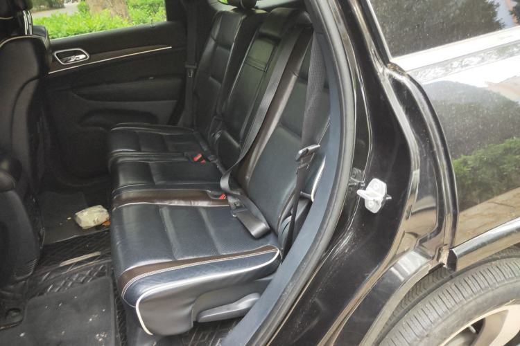 Used Jeep Grand Cherokee 2015 3.6L Luxury Navigation Edition Left Rear Seat