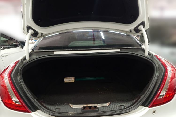 Used Jaguar XJ 2014 XJL 3.0 SC Two-Wheel-Drive Panoramic Business Edition Trunk