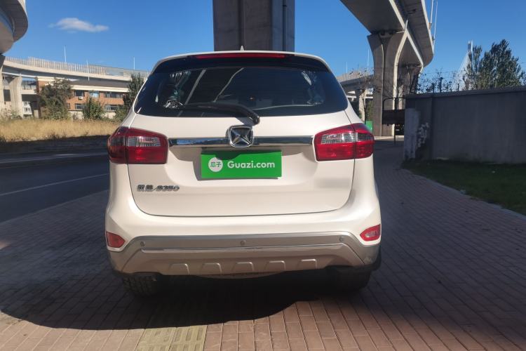 Used JMC Yusheng S350 2017 2.0T Automatic 2WD Diesel Luxury Version with Sunroof 5 Seats