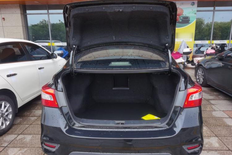 Used Nissan Sylphy 2019 1.6XV CVT Smart Connect Luxury Edition China VI Standard Trunk