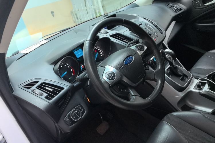 Used Ford Kuga 2013 1.6L GTDi Two-Wheel-Drive Trend Model Steering Wheel
