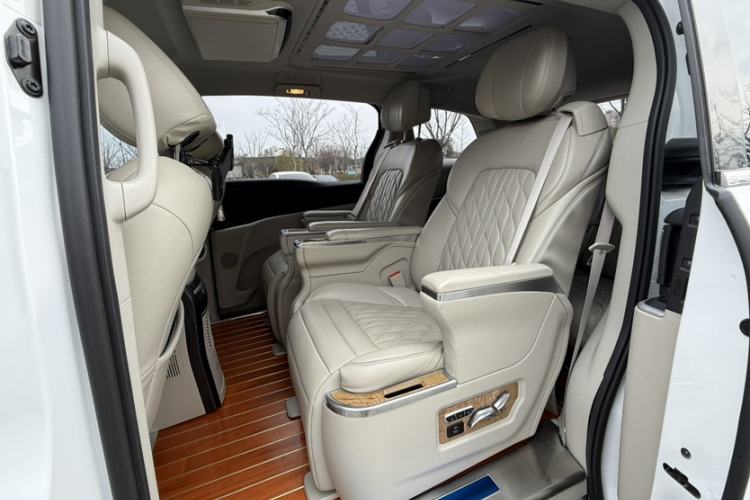 Used Buick GL8 2021 Land Cruiser Executive Class 652T Comfort Model
