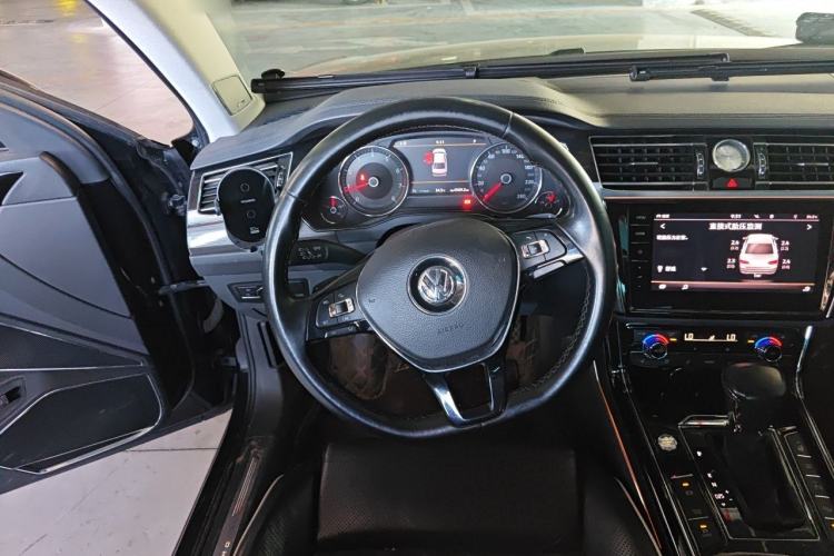 Used Volkswagen Phideon 2018 Revised Version 380TSI Two-Wheel-Drive Flagship Edition
