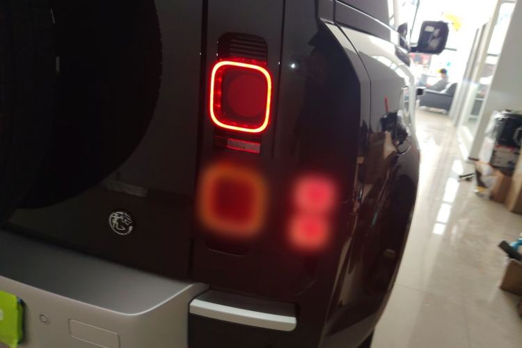 Used Land Rover Defender 2022 90 2.0T P300 Tiger-Power Ambition Edition