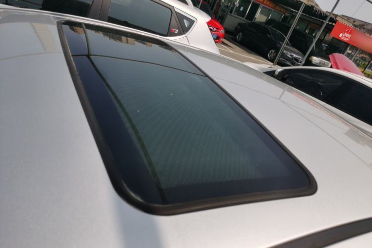 Used Buick Excelle 2015 1.5L Manual Classic Trim Roof