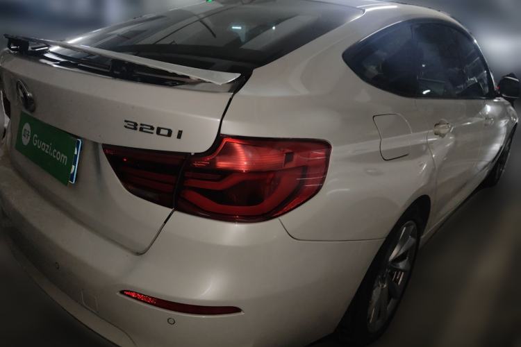 Used BMW 3 Series GT 2018 320i Sport Edition Rear Right 45 Deg