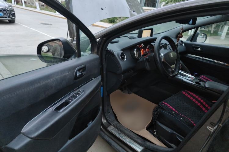 Used Peugeot 3008 2015 1.6THP Automatic Classic Edition Driver Seat