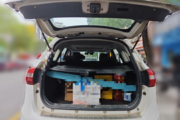 Used JMC Yusheng S350 2013 2.4T Automatic 4x4 Diesel Ultra-Luxury 5-Seater Trunk