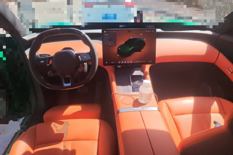 Used Xiaomi Auto YU7 2025 Ultra-Long Range High-Performance All-Wheel-Drive Max Edition Center Console