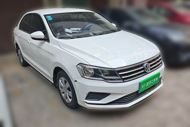 Used Volkswagen Jetta 2017 1.4L Manual Fashion Edition Front Right 45 Deg