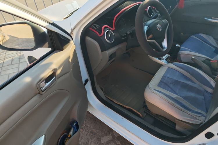 Used Changan Alsvin V3 2015 1.4L Manual Warm-Hearted Model China V Standard
