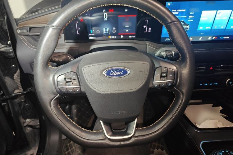 Used Ford Edge 2021 PLUS EcoBoost 245 Two-Wheel-Drive Titanium 7-Seater
