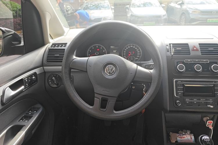 Used Volkswagen Touran 2015 1.4T Manual Fashion Edition 5-Seater