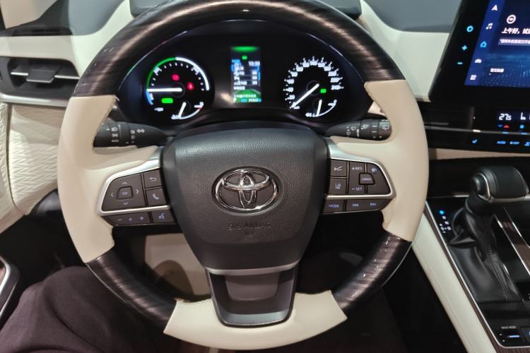 Used Toyota Granvia 2022 2.5L Hybrid Premium Edition
