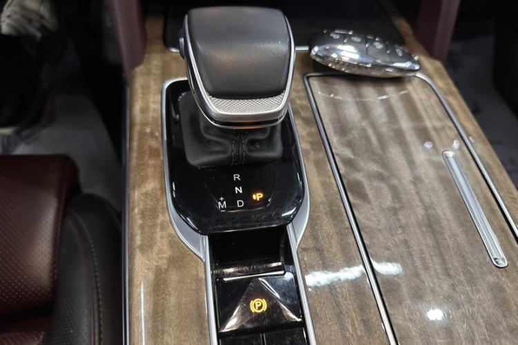 Used Hongqi HS7 2023 2.0T Automatic All-Wheel-Drive Flagship Edition Six Seats Gear Lever