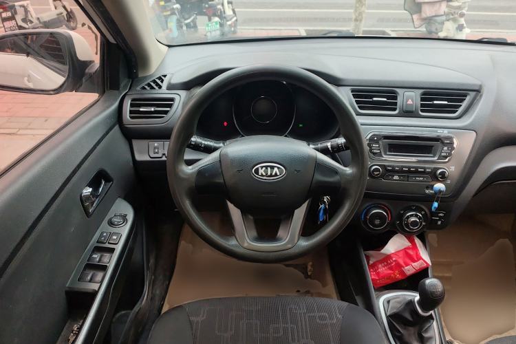 Used Kia K2 2012 Sedan 1.4L MT TOP Commemorative Edition Steering Wheel