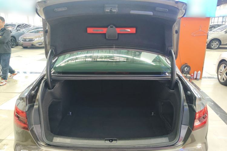 Used Audi A4L 2017 Plus 40 TFSI Ambition Model Trunk