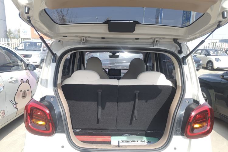 Used Wuling Hongguang MINIEV 2025 Four-Door Version Premium Edition Trunk