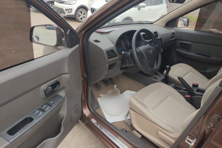 Used Wuling Hongguang 2014 1.5L S Standard Version
