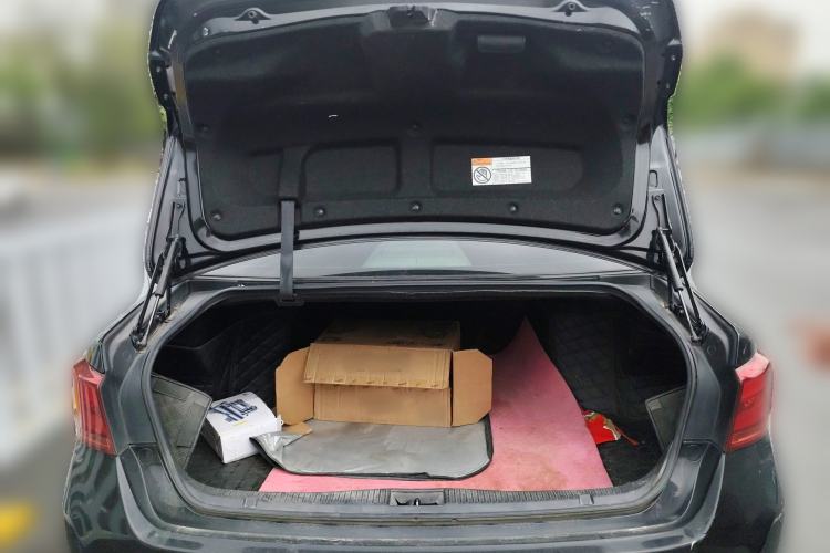 Used Toyota Crown 2015 2.0T Elite Edition Trunk