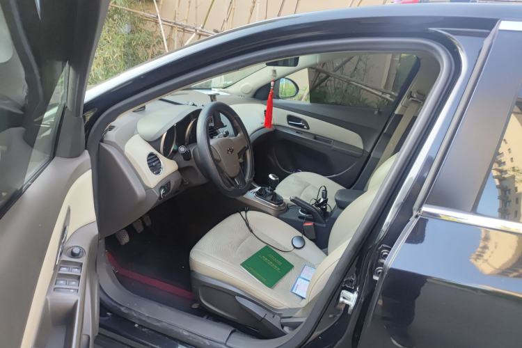 Used Chevrolet Cruze 2015 1.5L Classic SE MT
