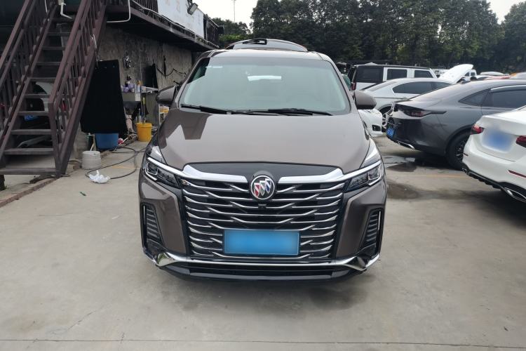 Used Buick GL8 2023 Land Executive Class Deluxe Model