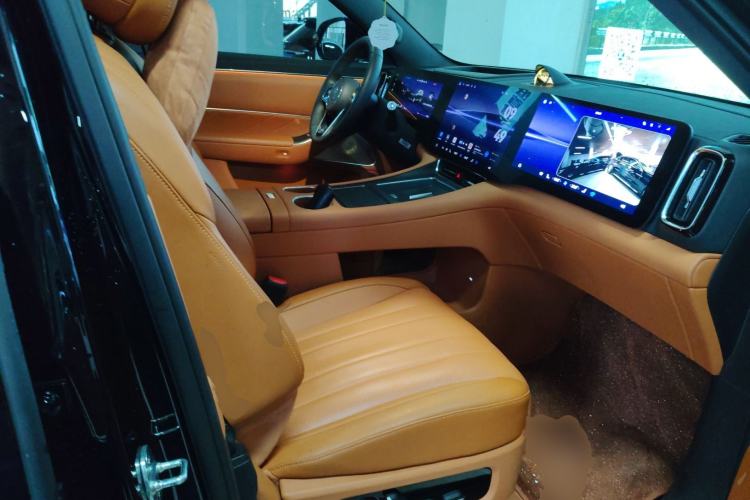 Used Hima AITO M8 2025 Extended-Range Max+ Version 53.4 kWh 6-Seater Edition
