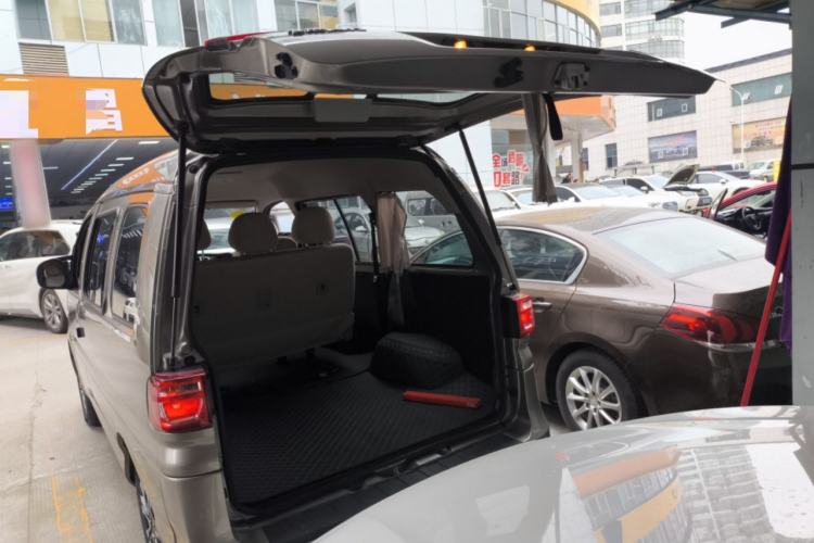 Used FORTHING Lingzhi 2022 M5 1.6L Practical Model 5 Seats Trunk