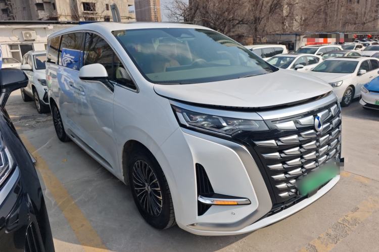 Used Denza D9 2023 DM-i 965 Luxury Model
