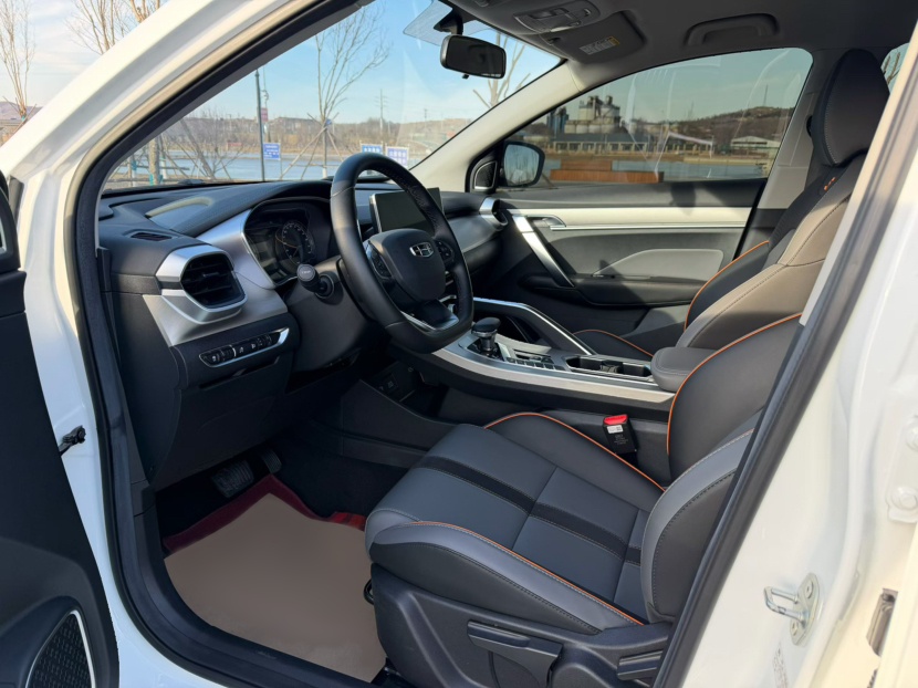 Geely Auto Coolray 2023 1.5T DCT Platinum Edition — снимка 8