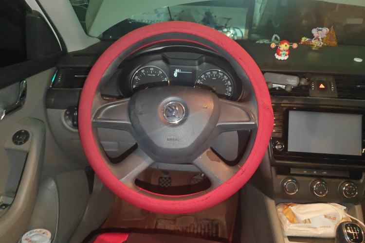Used Skoda Octavia 2015 1.6L Manual Yijie Edition Steering Wheel