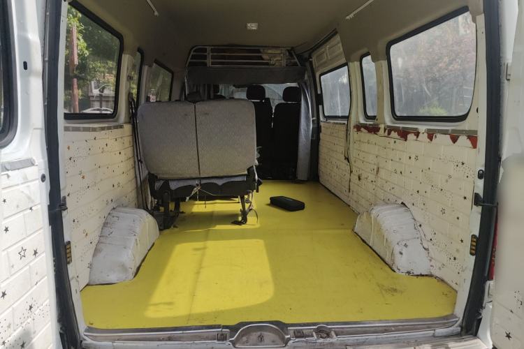 Used SAIC MAXUS Xintu V80 2018 2.5T 6-Speed Manual Aowentong Long-Wheelbase Mid-Roof 7/10-Seater Trunk