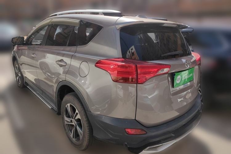 Used Toyota RAV4 2015 2.0L CVT Two-Wheel Drive Fashion Edition Rear Left 45 Deg