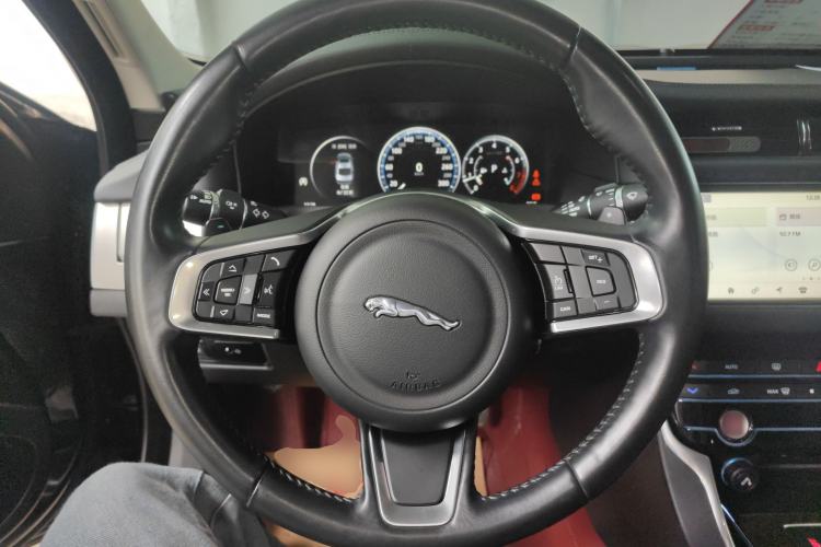 Used Jaguar XFL 2019 XFL 2.0T 250 PS Two-Wheel-Drive Luxury Edition Steering Wheel