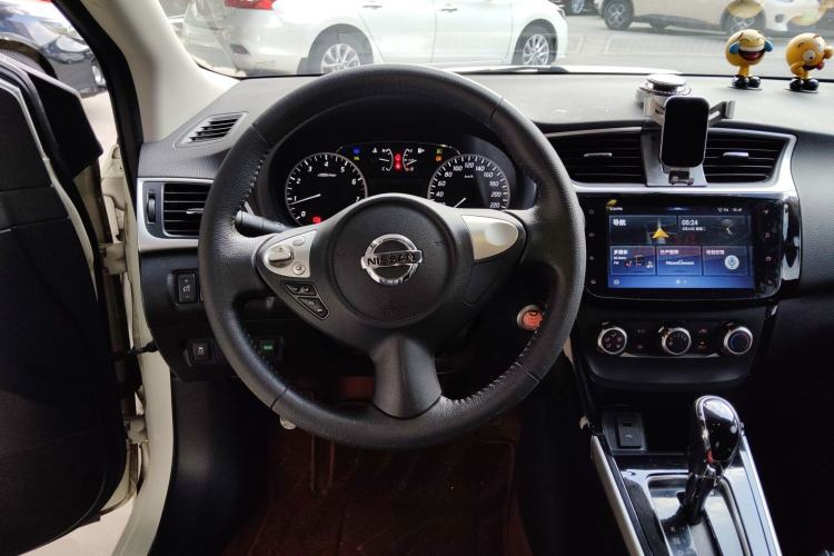 Used Nissan Sylphy 2019 1.6XV CVT Smart Connect Luxury Edition China VI Standard Steering Wheel