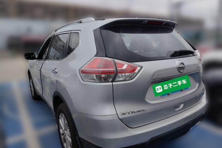 Used Nissan X-Trail 2015 2.5L CVT Leading MAX Edition 4WD Rear Left 45 Deg