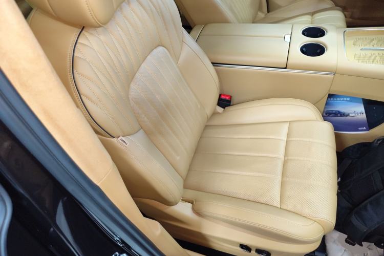 Used VOYAH Dream 2025 PHEV Four-Wheel-Drive Flagship Kunpeng Edition
