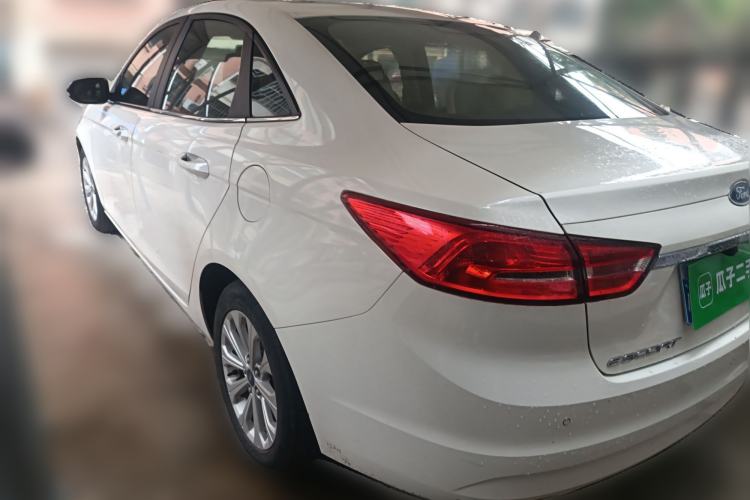 Used Ford Escort 2015 1.5L Automatic Fashion Model
