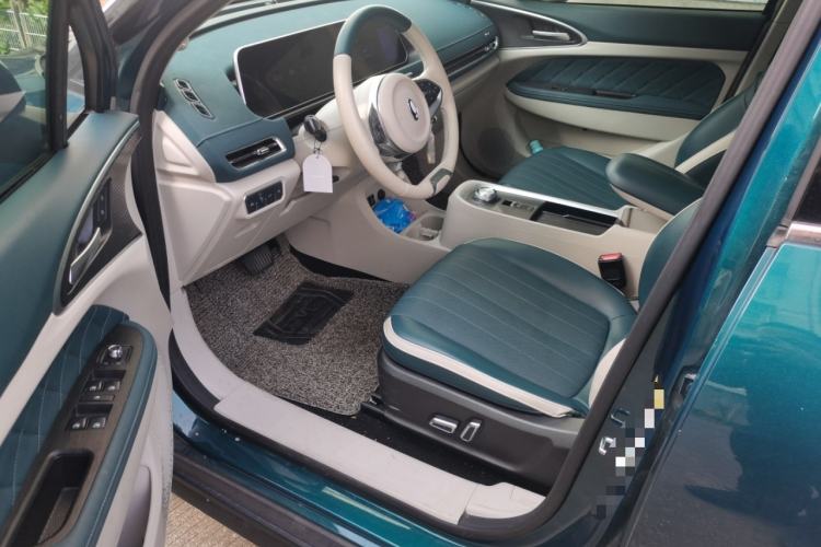 Used ORA Good Cat 2022 400km Standard Range Premium Version Lithium-Ion Battery Interior 2